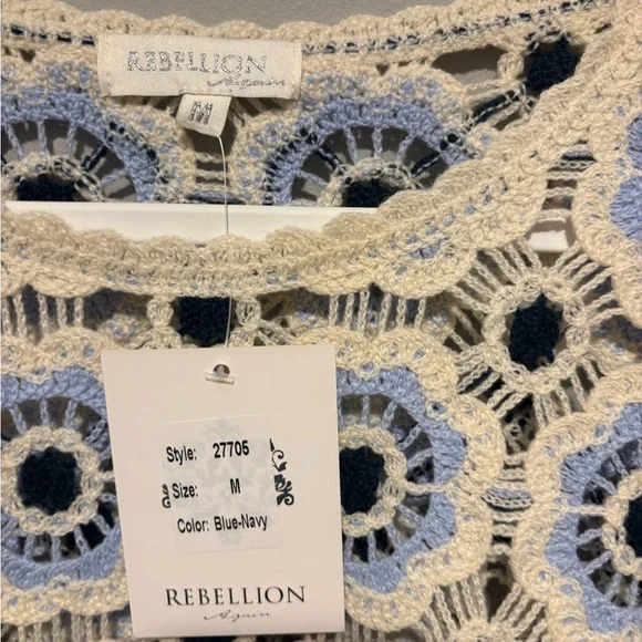 Gorgeous Women's/Teen's Crochet Floral Lace Top - Size Medium NWT - Picture 8 of 16